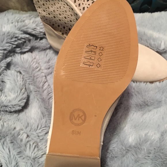 Michael Kors booties - Picture 4 of 4